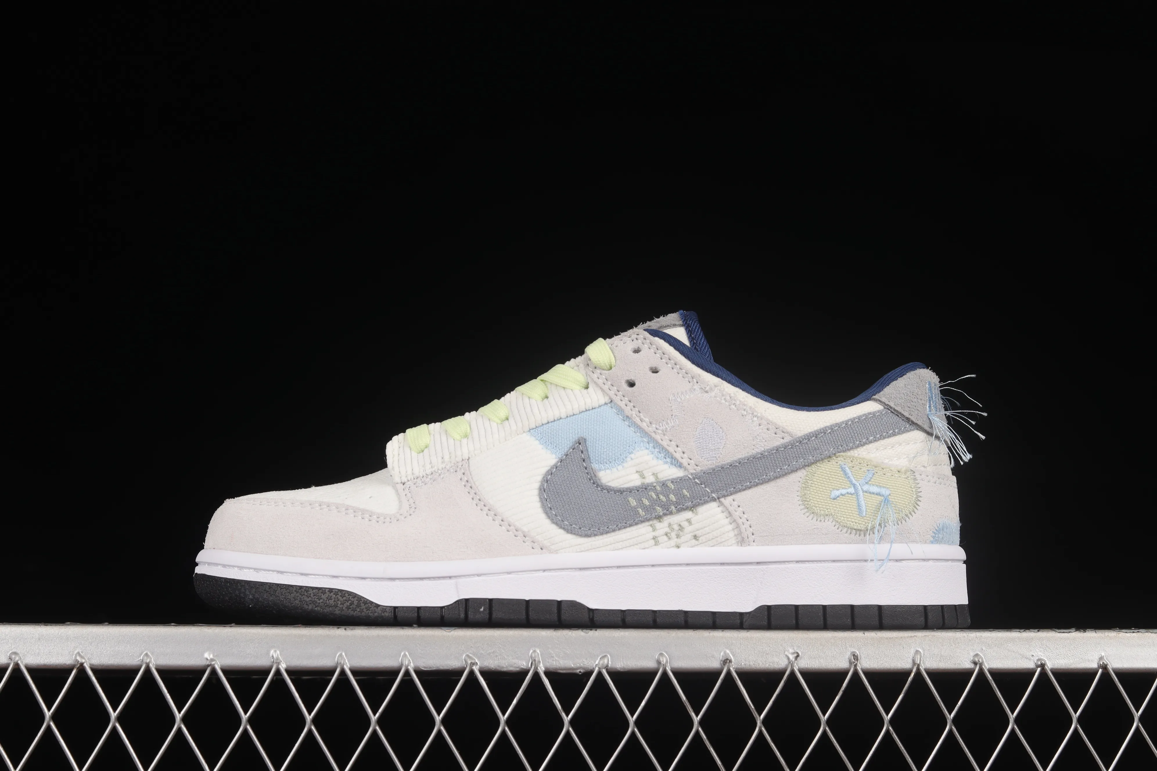 All categories Nk SB Dunk series Nk SB Dunk Low low-top sneakers Nk Dunk Low "Bright Side" corduroy Dunk series low-top casual sports skateboard shoes DQ5076-001
